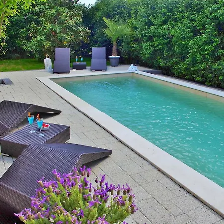 Holiday Vila Luna * زادار