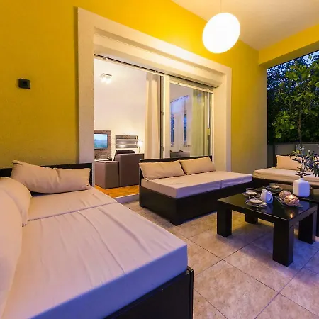Holiday Vila Luna *