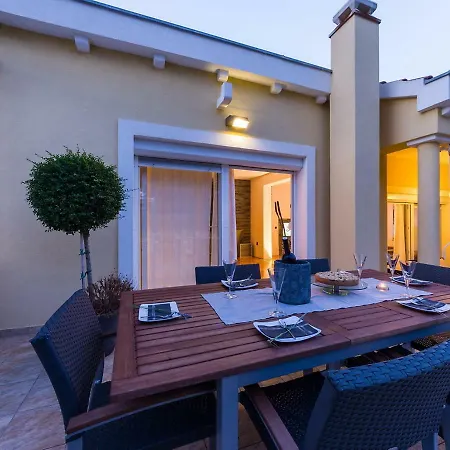 بيت للعطل Holiday Vila Luna *