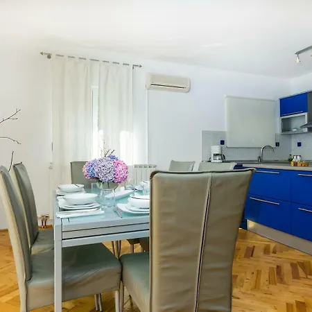 Holiday Home Vila Luna Zadar