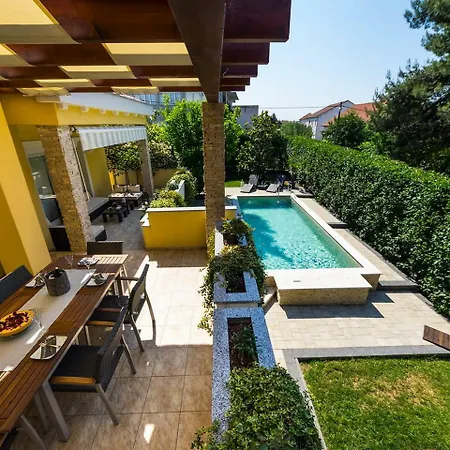 Holiday Home Vila Luna Holiday home *