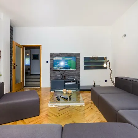 Holiday Home Vila Luna Zadar